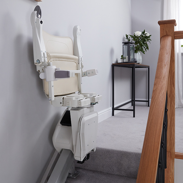 LOS ANGELES HANDICARE STAIR LIFT 1100 LA STAIRCHAIR