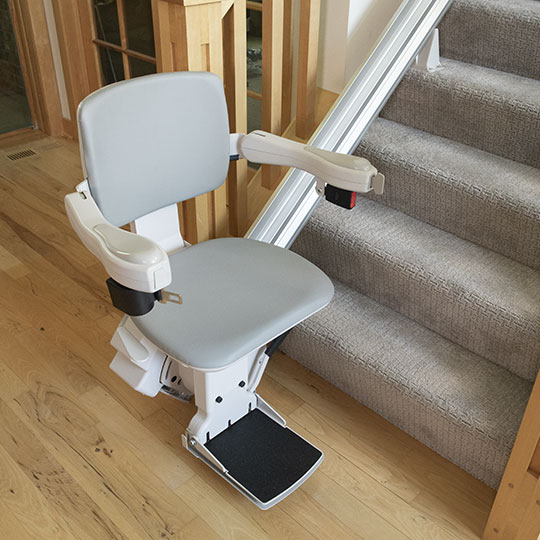 SACRAMENTO BRUNO ELITE SRE-2010 HEAVY DUTY 400 LB. WEIGHT CAPACITY DELUXE INDOOR STRAIGHT RAIL HOME STAIRLIFT